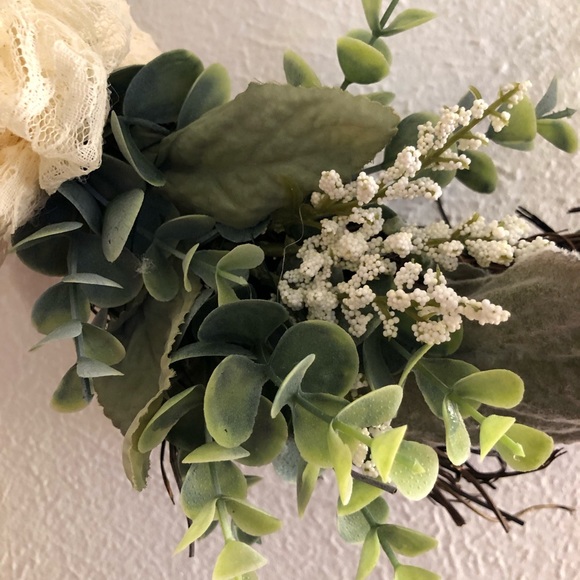♦️SOLD♦️Lambs ear wreath with creamy lace bow - Picture 4 of 8